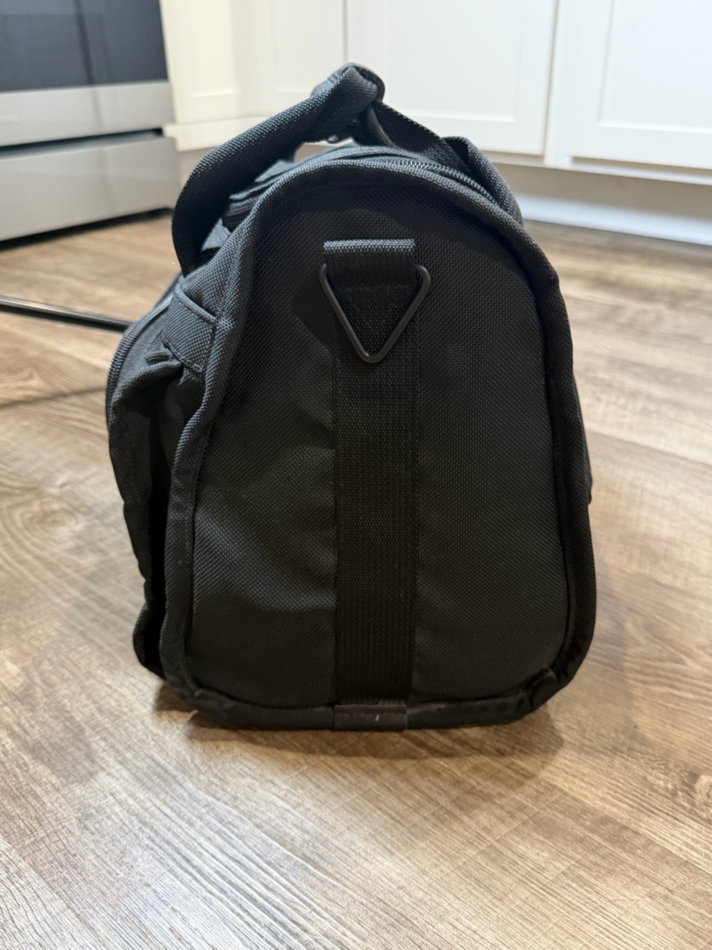 Preowned Tumi USA Black Ballistic Nylon 14” Compact Carry-On Travel Gym Bag Tote - Picture 3 of 7